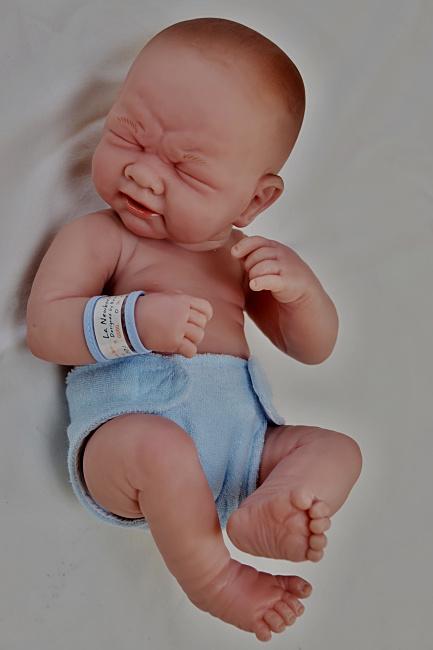 Realistické miminko - chlapeček se zavřenýma očima