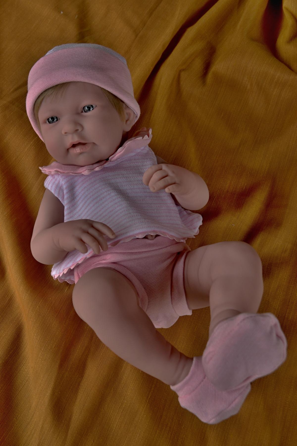 Realistické miminko - holčička Sašenka od firmy Berenguer