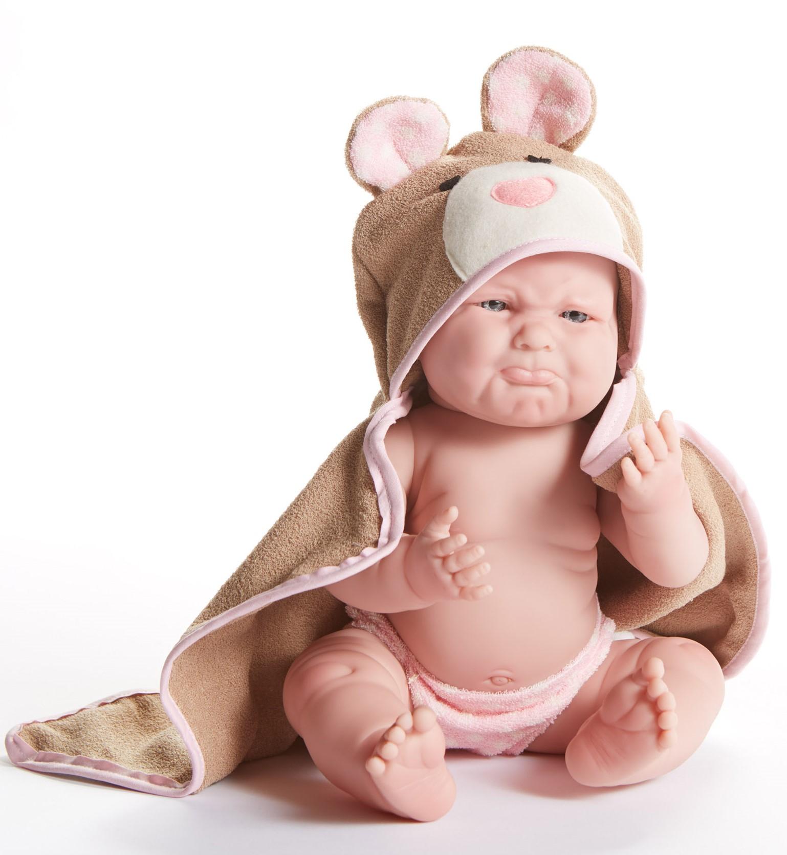 Realistické miminko - holčička v osušce - medvídek od firmy Berenguer