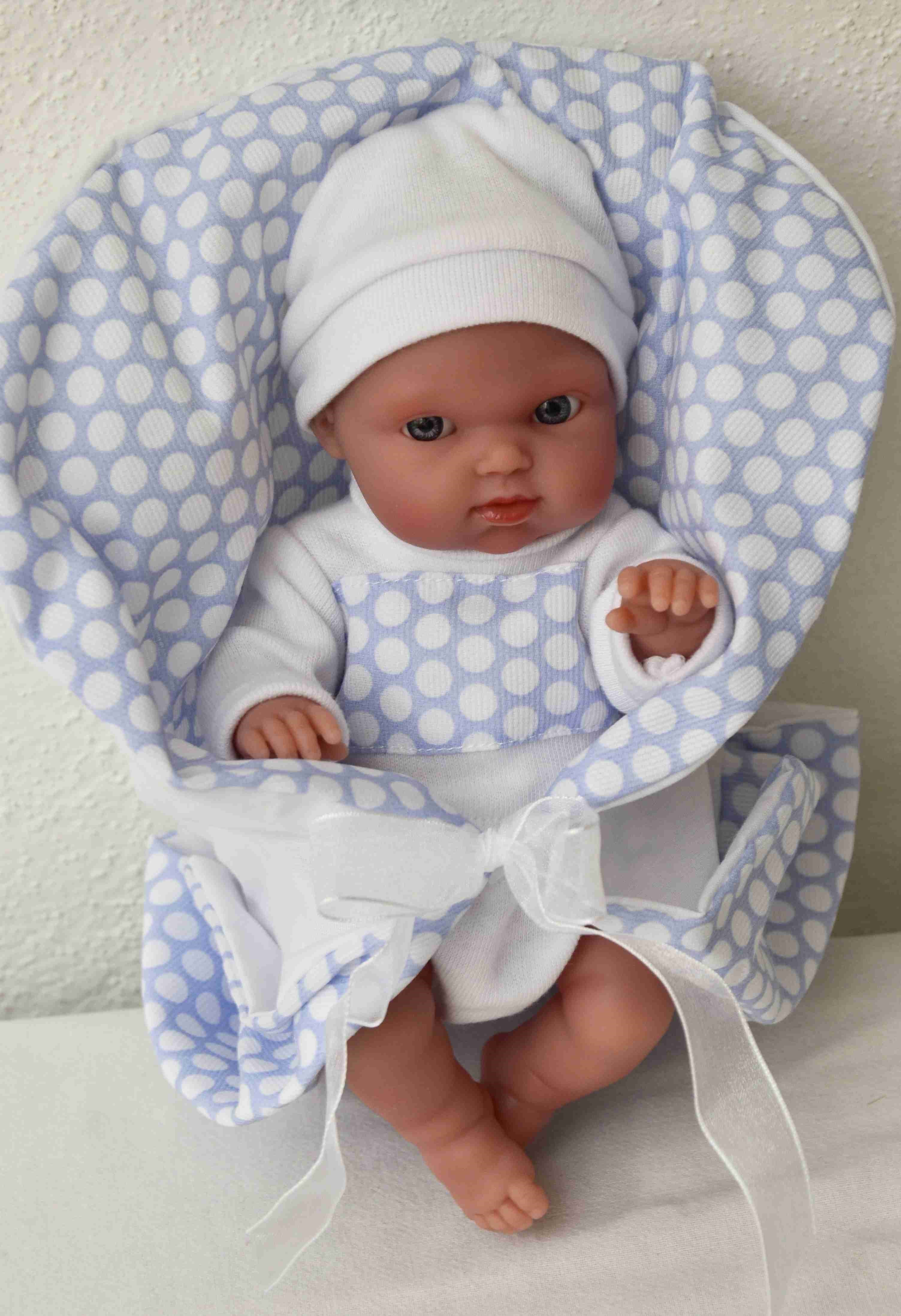 Realistická panenka - miminko-chlapeček Mufly ve spacím pytli - Lojzík od Antoni