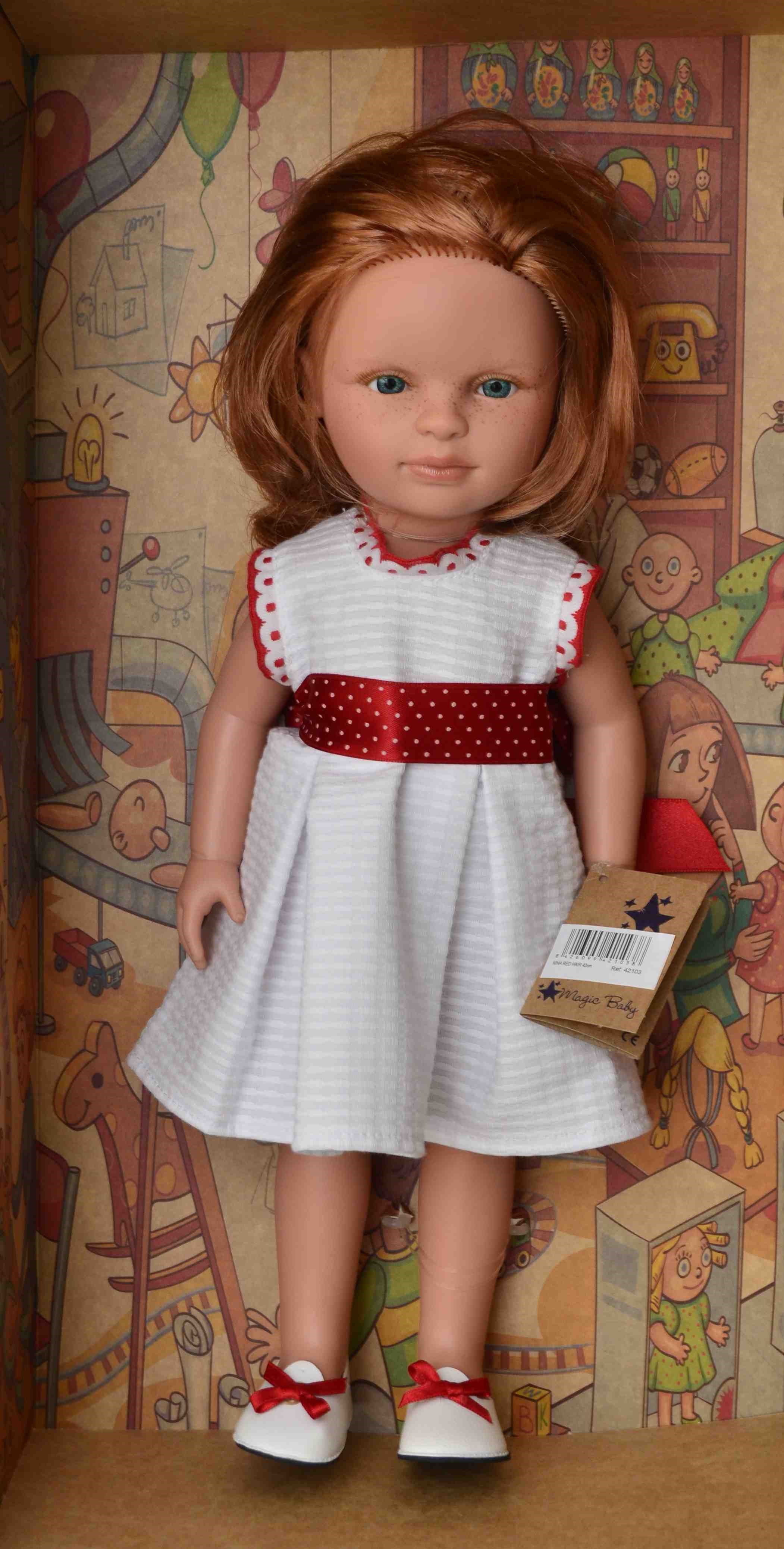 Realistická panenka Nina - bílé šaty od firmy Lamagik