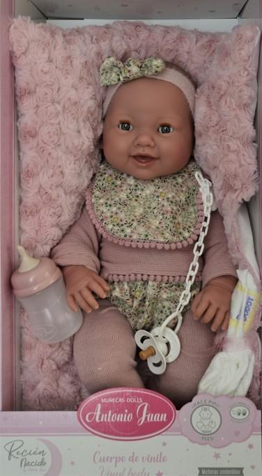 Realistické miminko - čůrající holčička - Mia na dečce od Antonio Juan
