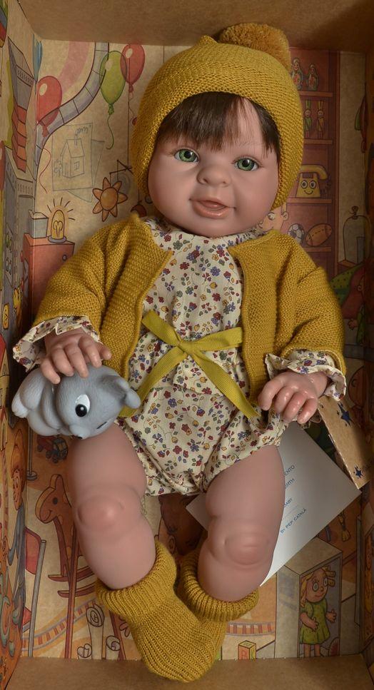 Realistické miminko - holčička - Paula v tmavě žlutém kabátku od firmy Lamagik