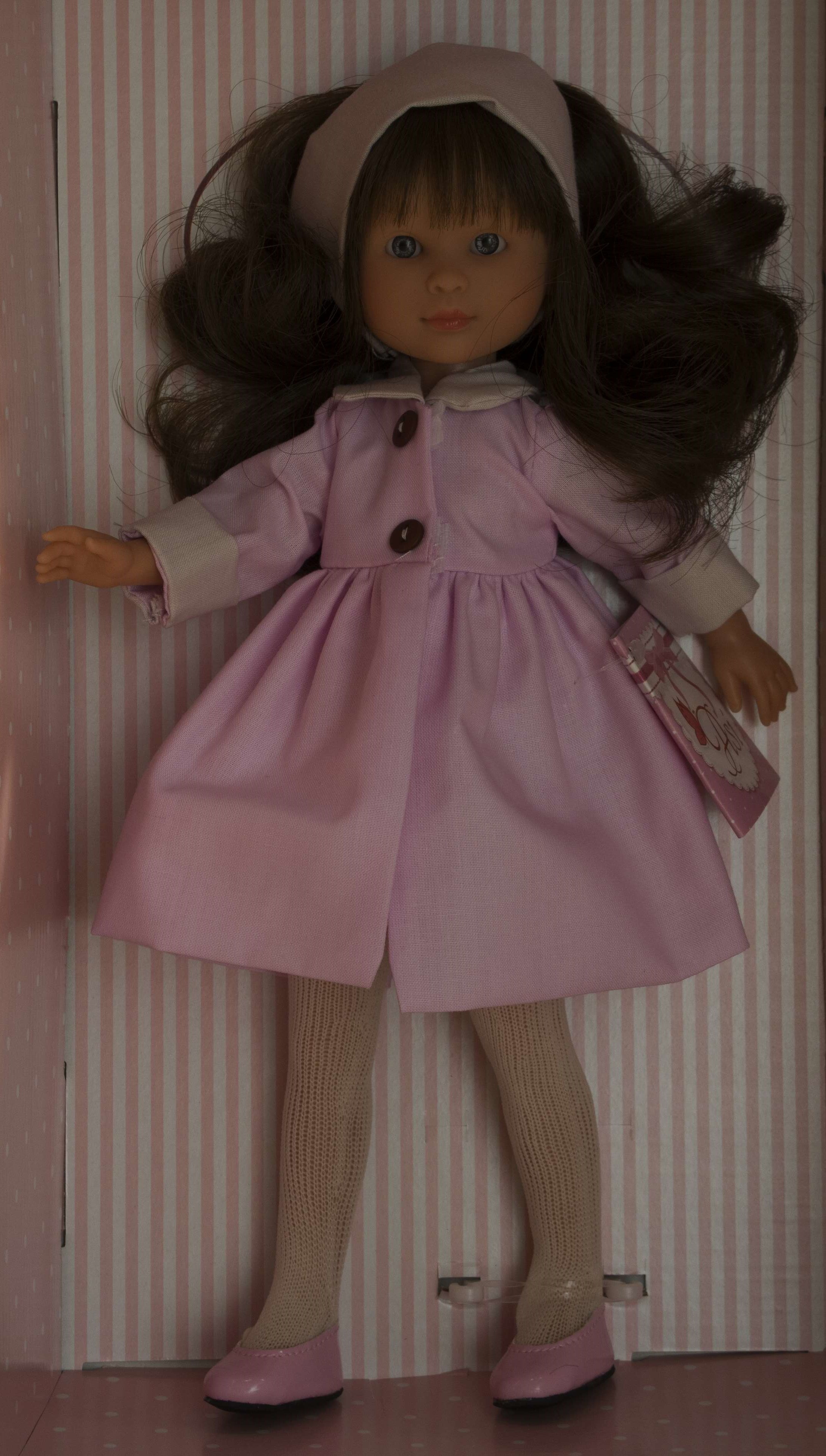 Realistická panenka CELIA - růžový kabátek - od firmy ASIVIL ze Španělska