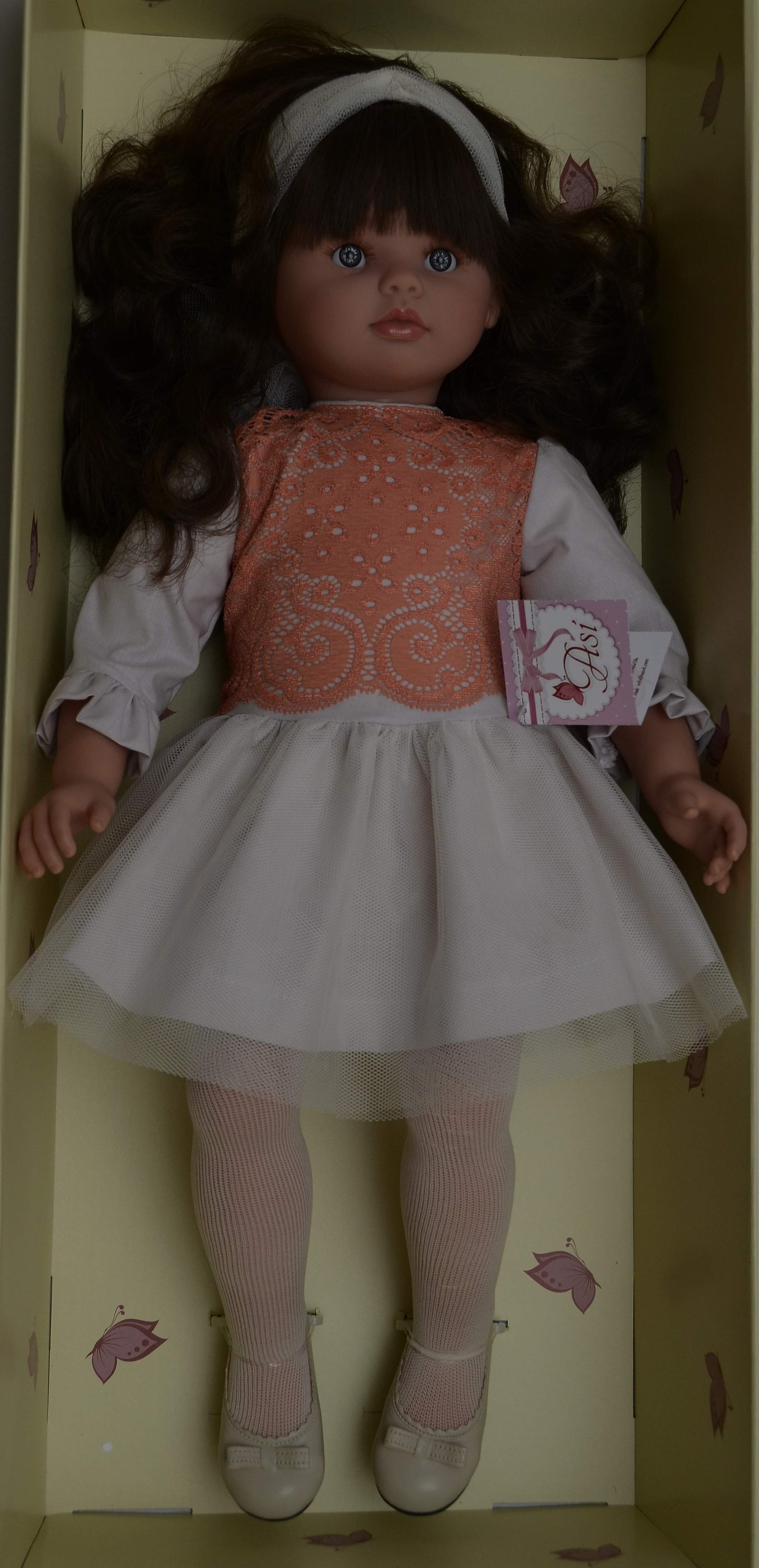 Realistická panenka PEPA - béžové šaty - od firmy ASIVIL ze Španělska 57 cm 