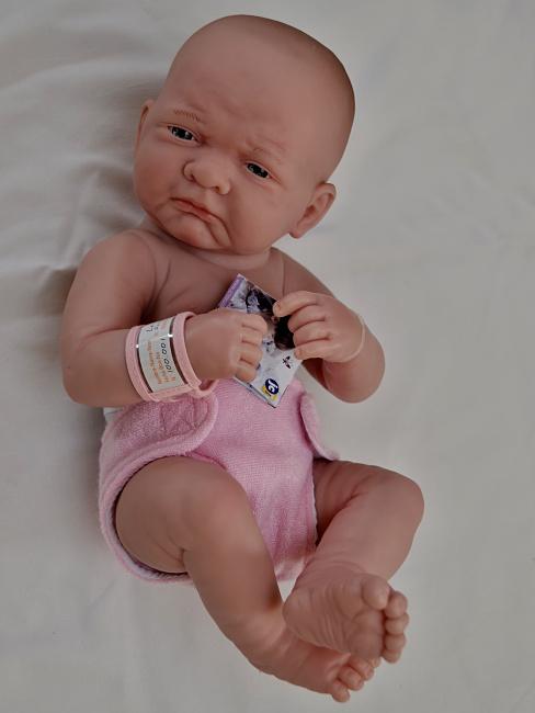Realistické miminko - nešťastná holčička od firmy Berenguer