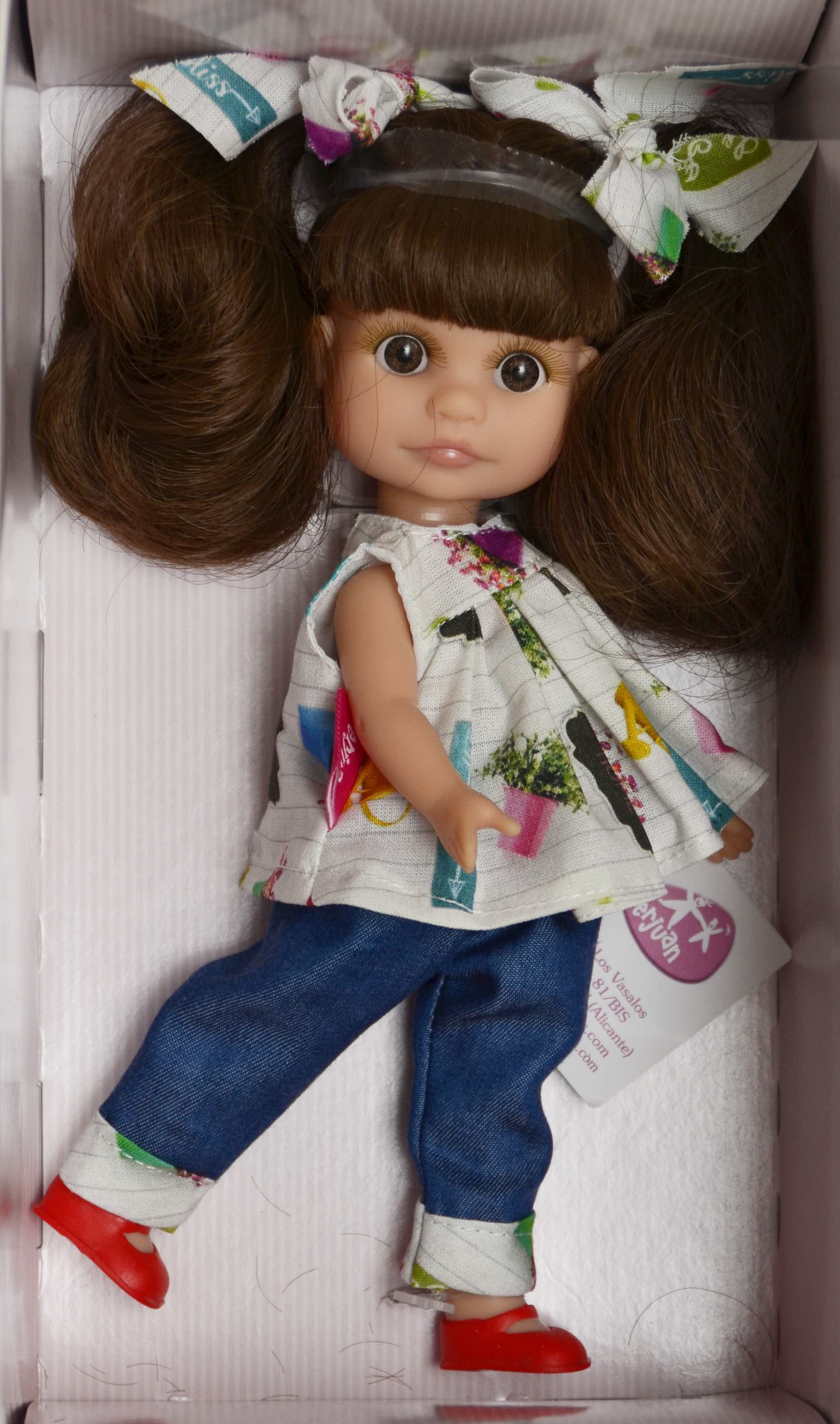 Realistická panenka Luci s culíky od firmy Berjuan