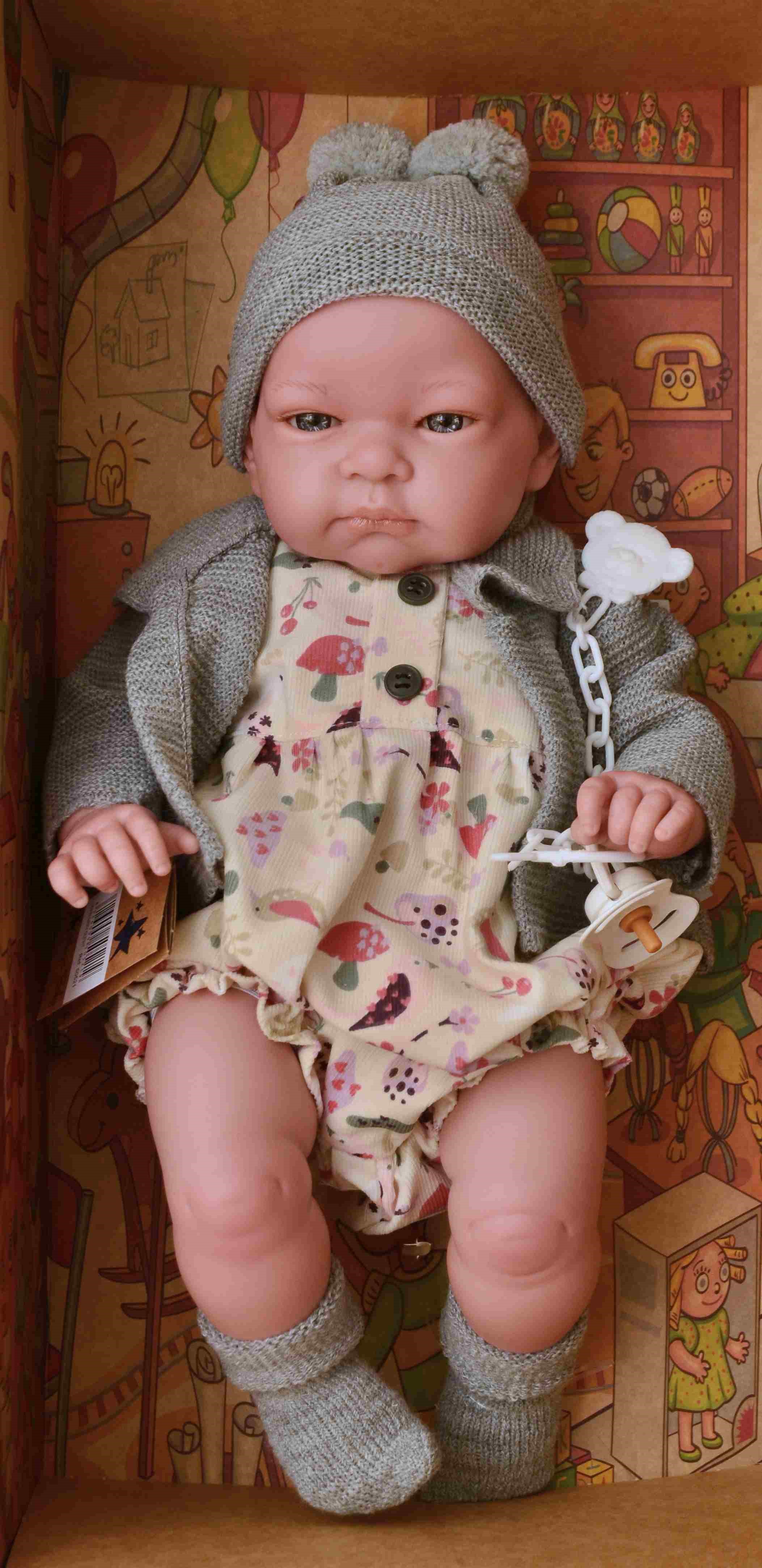 Realistické miminko - chlapeček - John v šedém kabátku od firmy Lamagik
