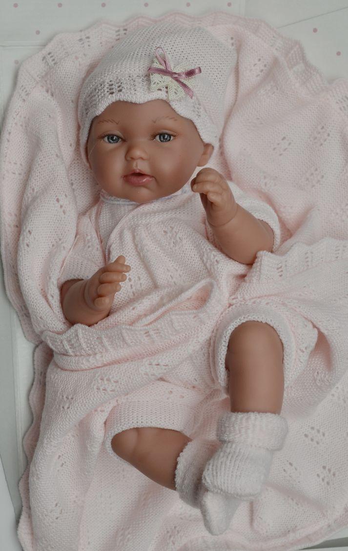 Realistické miminko s kostřičkou -holčička Peke na světle růžové dečce od Antoni
