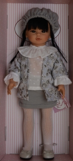 Realistická panenka KAORI - šedý baret - od firmy ASIVIL ze Španělska 40 cm