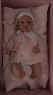 Realistické miminko - holčička - Elsa na polštářku od firmy Guca ze Španělska