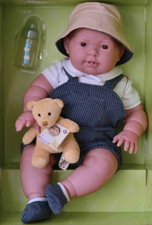 Realistické miminko - chlapeček Lucas v modrých kraťasech od firmy Berenguer