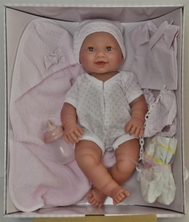 Realistické miminko - čůrající holčička - Mia s osuškou od Antonio Juan