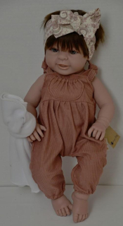 Realistické miminko - holčička - Paula v manšestrových kalhotách od firmy Lamagi